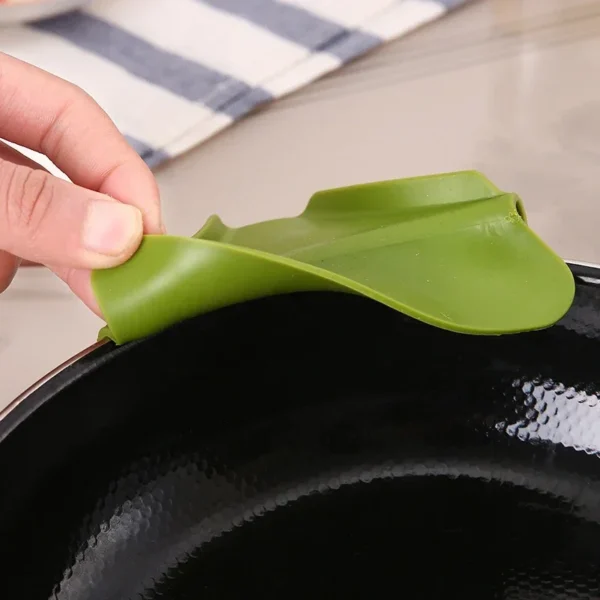 Entonnoir Liquide en Silicone Alimentaire Anti-Renversement – Image 2