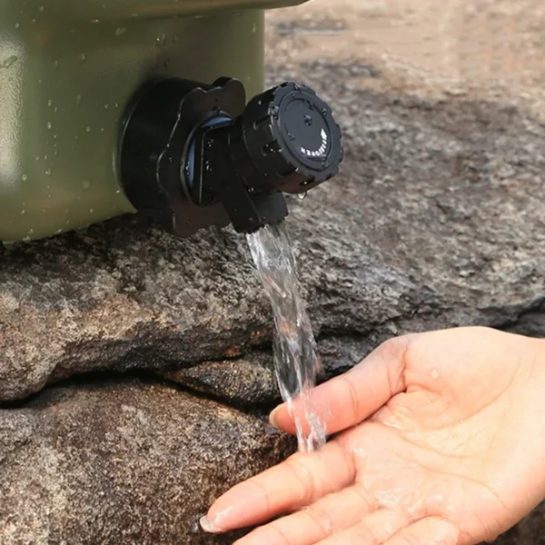 Seau à Eau Alimentaire 11L - PE Militaire avec Robinet – Image 3