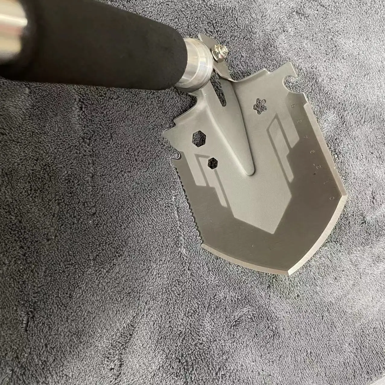 Pelle tactique pliante multifonction – Acier haute résistance – Image 4