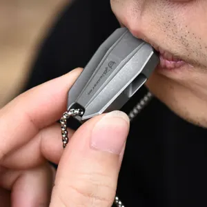 Sifflet titane EDC – Compact randonnée