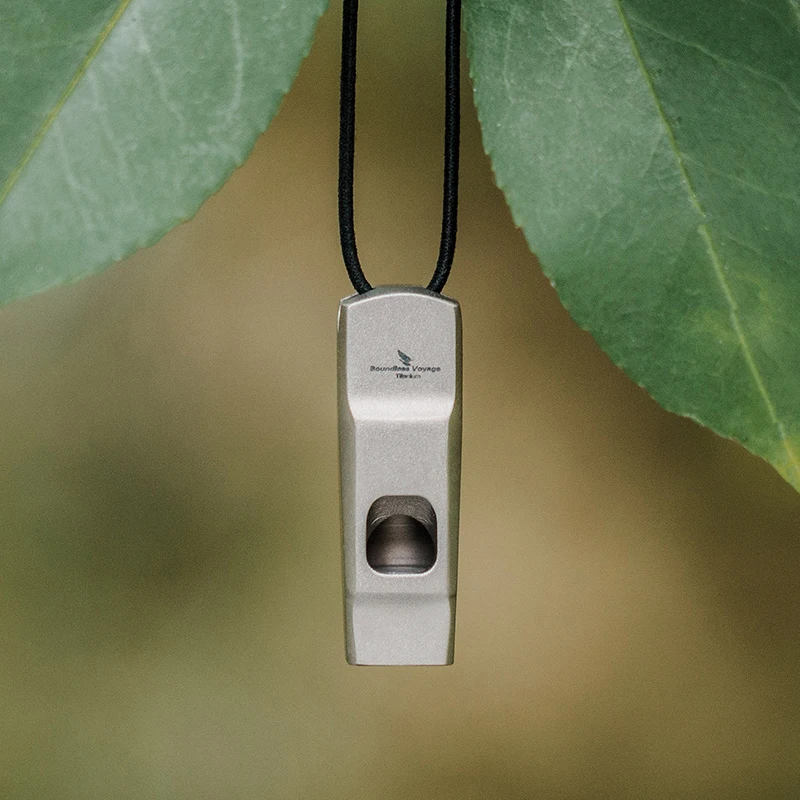 Sifflet titane Ti9020O – Ultra léger EDC