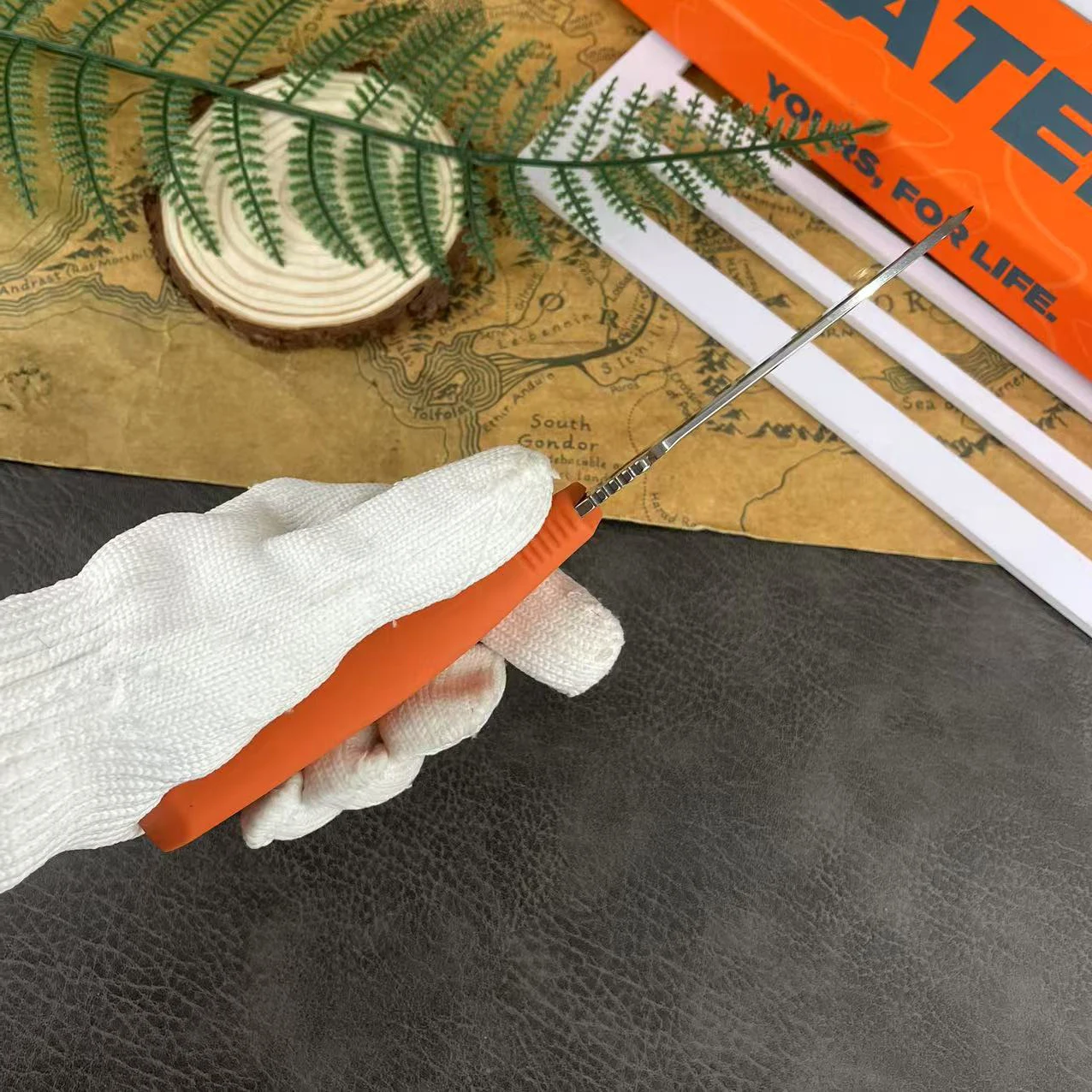 Couteau de Survie D2 – Robustesse et Haute Visibilité – Image 5